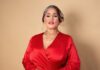 Ivón G. Espinosa es honrada en los Premios La Picardía Urbana por sus aportes a la música latina